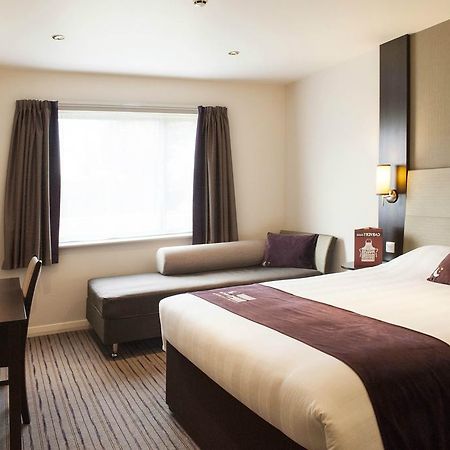 Premier Inn Stirling City Centre ภายนอก รูปภาพ